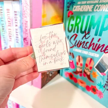 Girls Who Found Themselves in a Book Vintage Magnetic Phone Grip