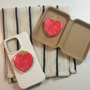 Strawberry Fruit Cute Trendy Stylish Aesthetic MagSafe Phone Grip
