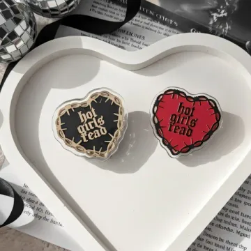 Hot Girls Read Barbed Wire Heart Gothic Kindle MagSafe Phone Grip