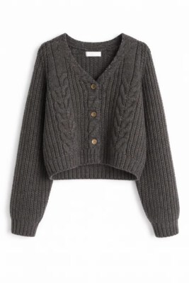 Women’s Cropped Cable-Knit Cardigan (V-Neck, Single Button, 7GG, Computer Knitted)