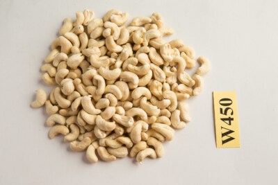 White Cashew Kernels WW450