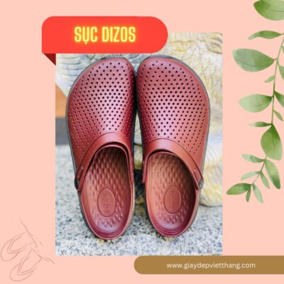 Men’s Ventilated Clogs (Closed-Toe, Anti-Slip, One-Piece Molded)