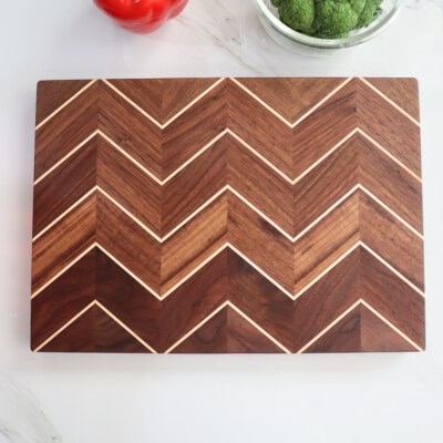 Herringbone Pattern Cutting Board (Walnut Wood, Maple Inlay, Premium Grade, SKU T008WCR)