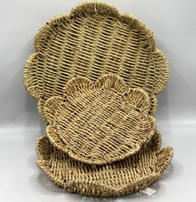 Set Of 3 Handwoven Seagrass Flower Serving Trays