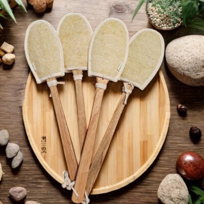 Natural Loofah Back Scrubber With Long Handle (Deep Exfoliation, 45cm Handle, Made In Vietnam)