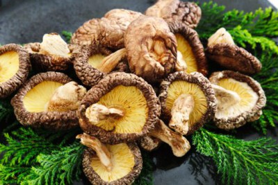 Shiitake Mushrooms (No Additives, Multiple Cap Sizes, Custom Packing)