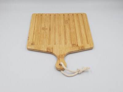 Bamboo Cutting Board With Handle (30 X 23 X 1 Cm, Rectangular)