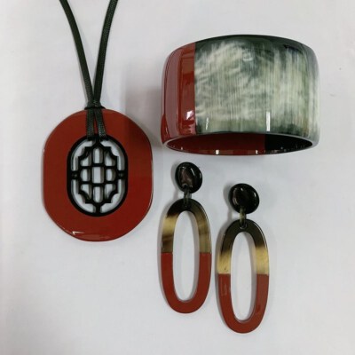 Vietnamese Lacquered Buffalo Horn Jewelry Set