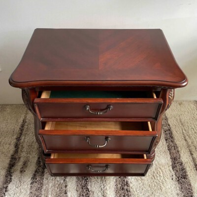 Antique Cherry-Finish 3-Drawer Nightstand Cabinet